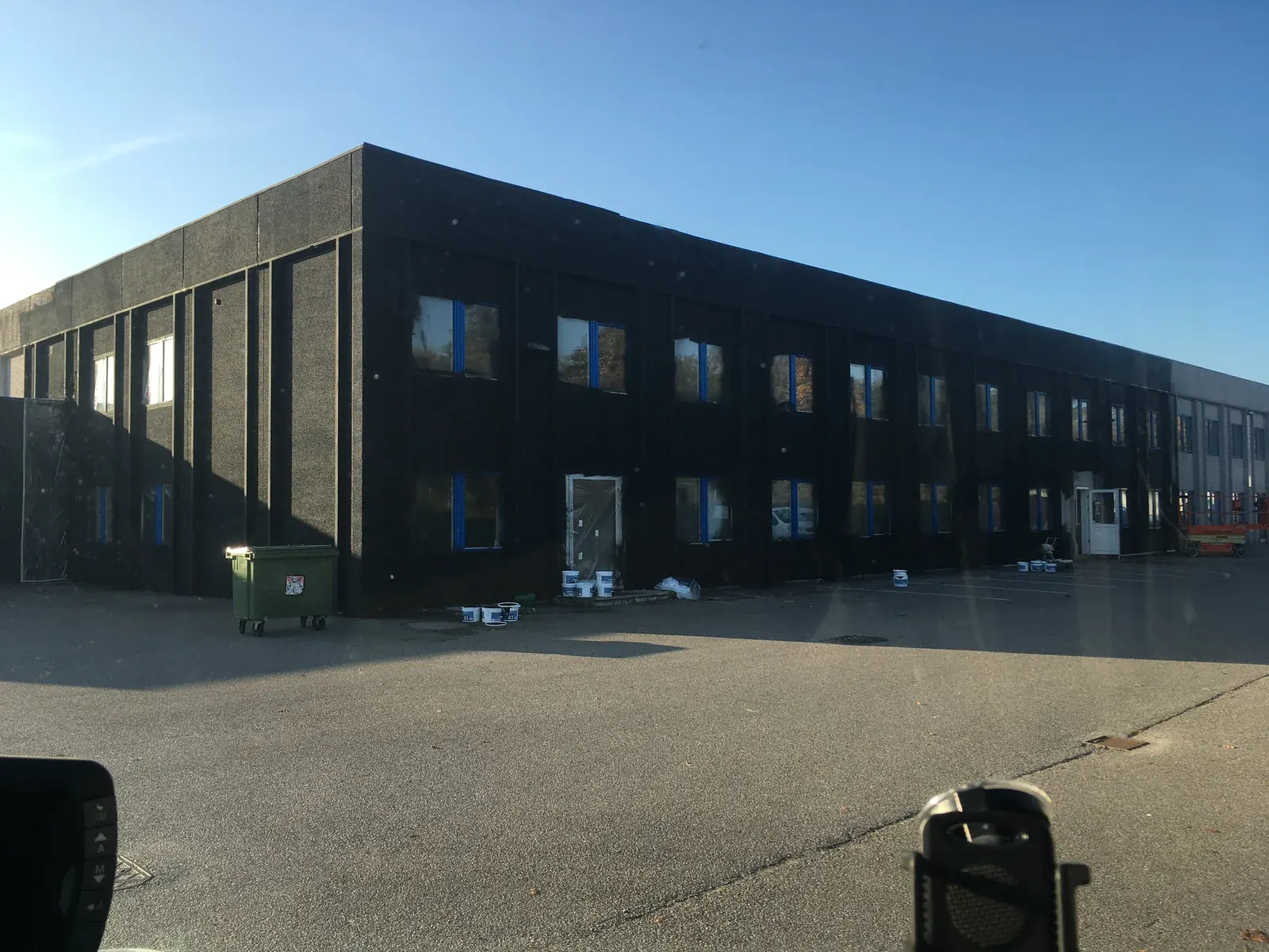 Erhvervs videoovervågning – SEVECU installerer IP-kameraer på erhvervsbygning